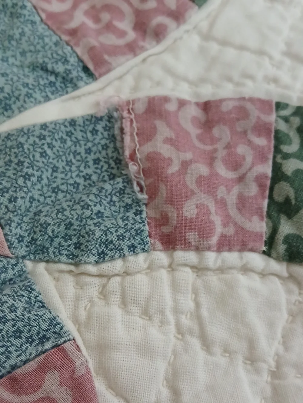 Beautiful Vintage Handmade Quilt